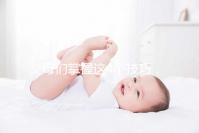 父母?jìng)冋莆者@4個(gè)技巧，輕松培養(yǎng)孩子睡嬰兒床的習(xí)慣